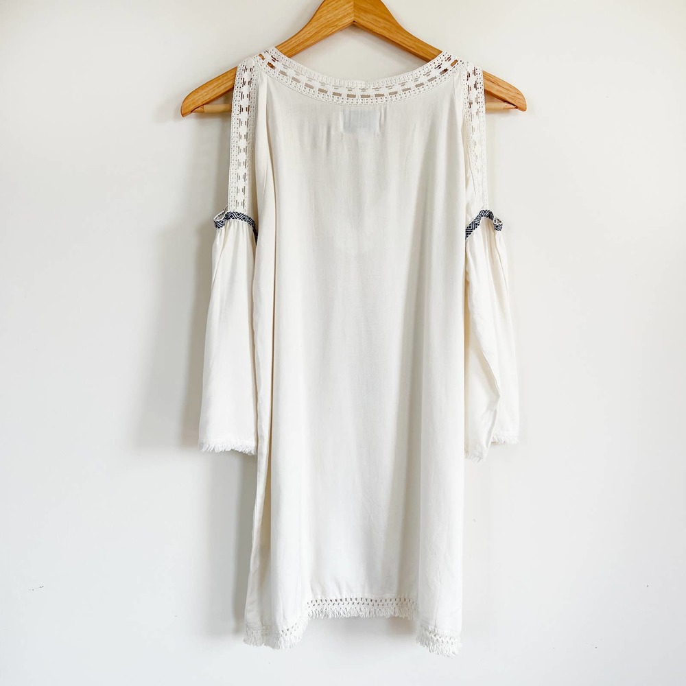 Romeo + Juliet Couture Cold Shoulder cover up tunic mini dress Split Neck Fringe - Picture 8 of 13
